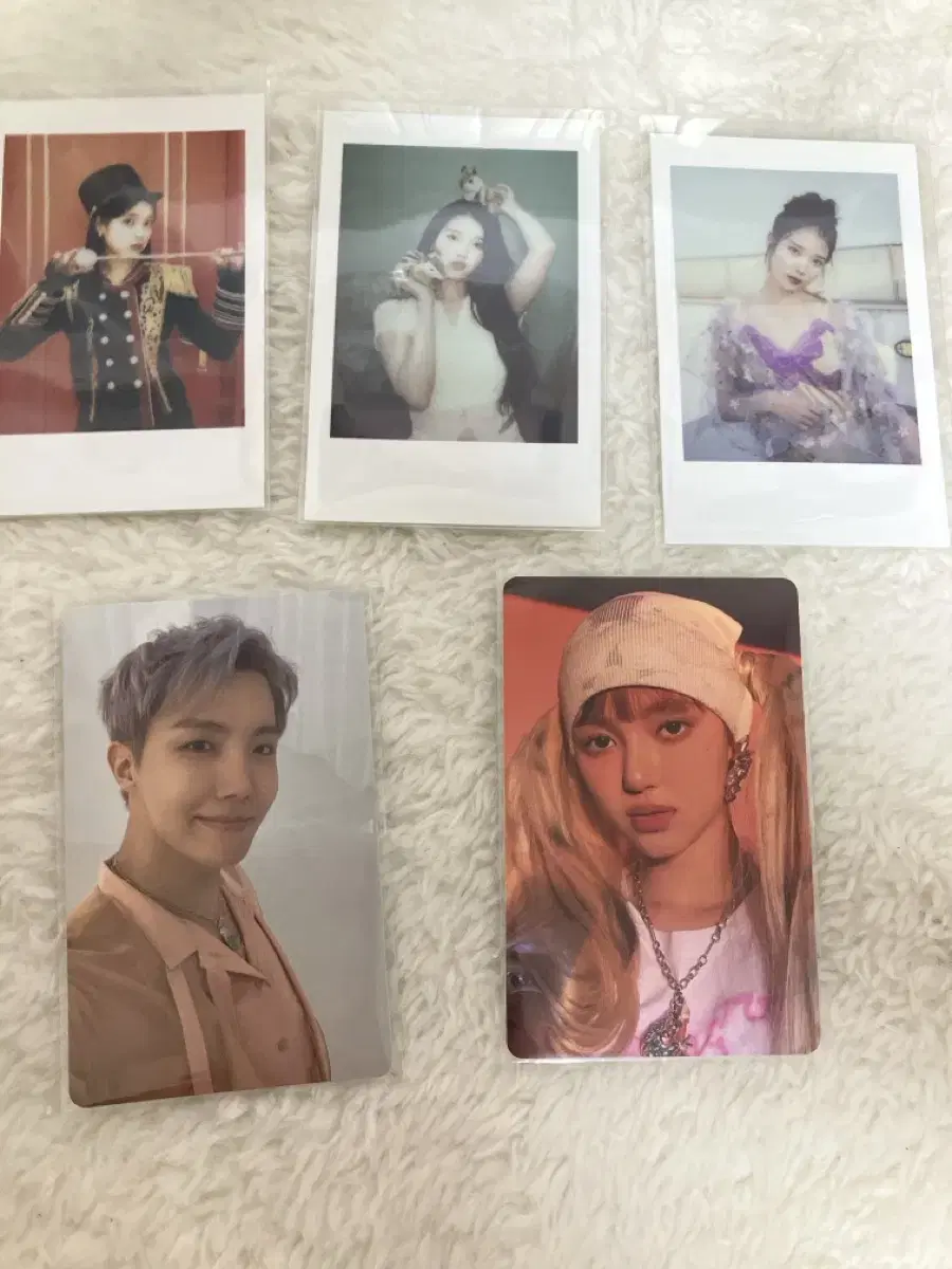 BTS new jeans danielle iu seasons greetings Golden Hour Photocard