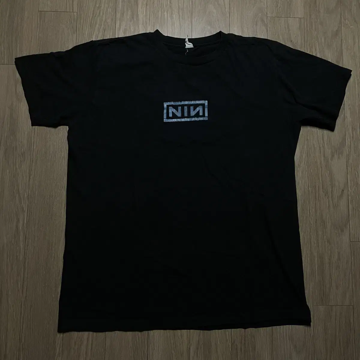 L) 00s Nine Inch Nails North American Tour T-Shirt