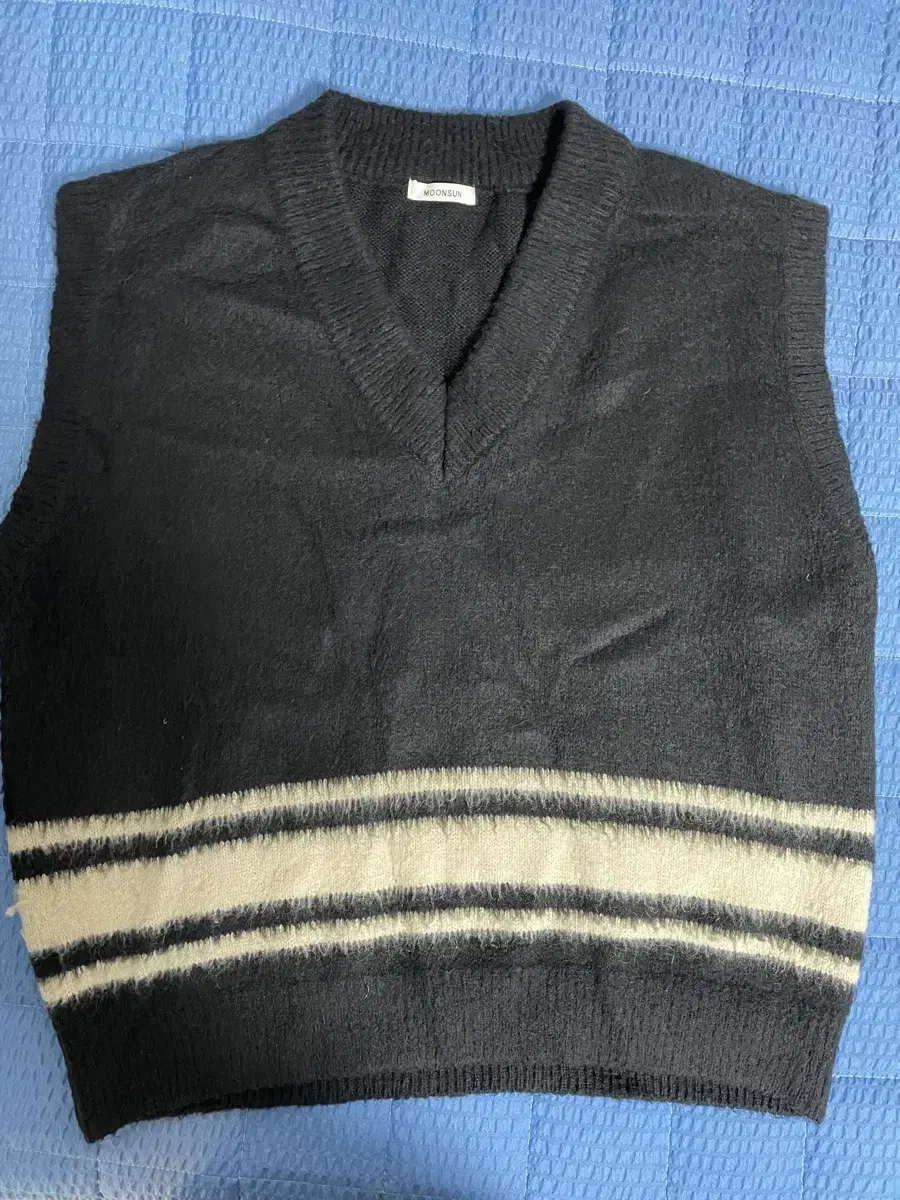 Moonsun Knit Vest