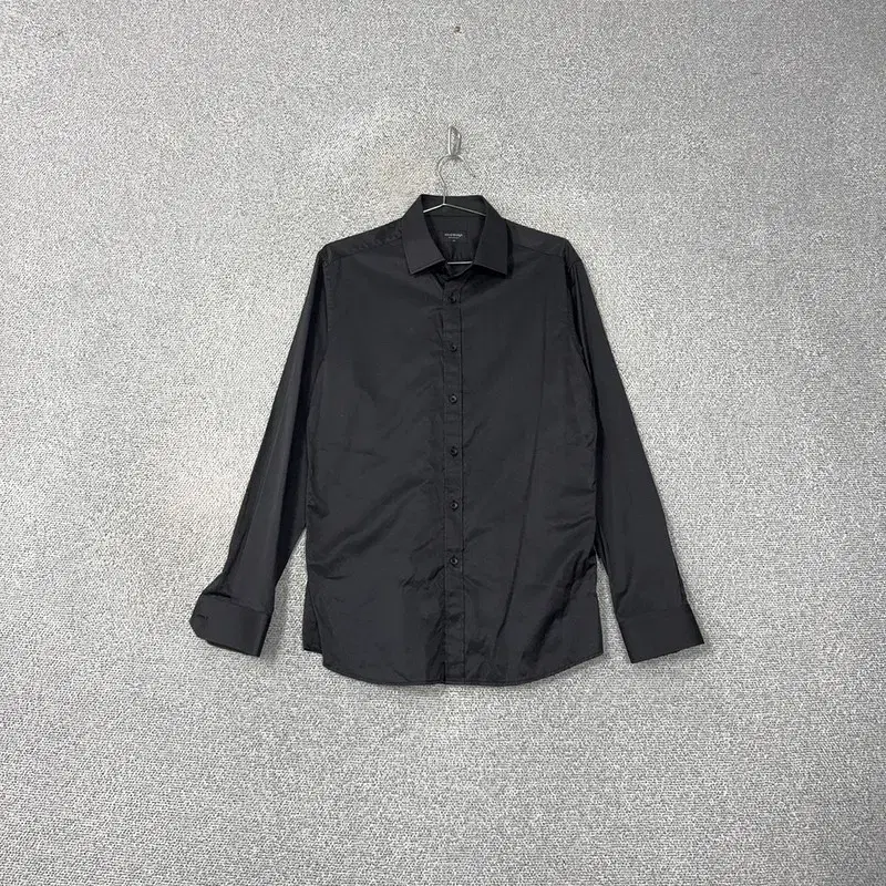 Mindbridge All-Black Y Shirt 105