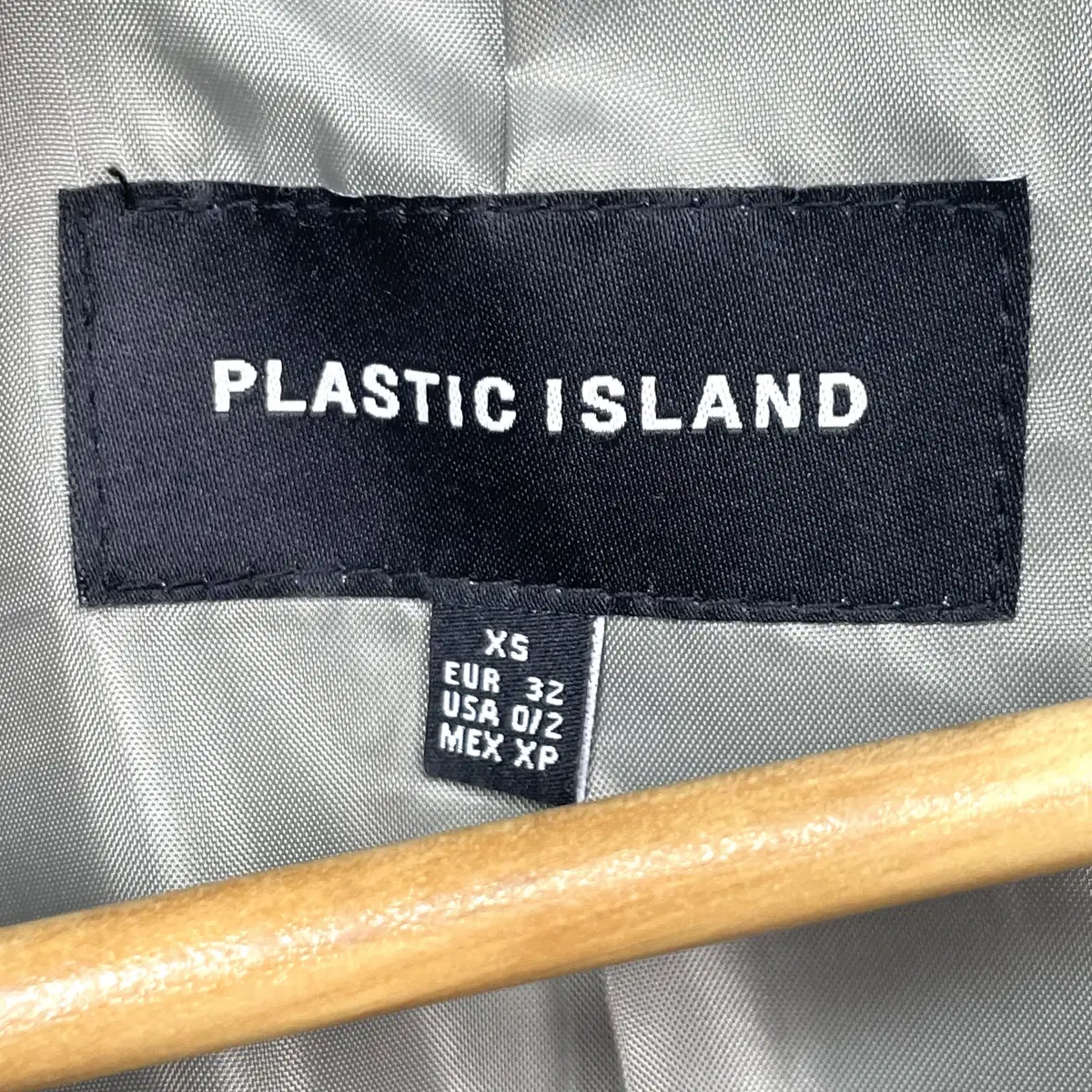 [XS] PLASTIC ISLAND 플라스틱아일랜드 코트