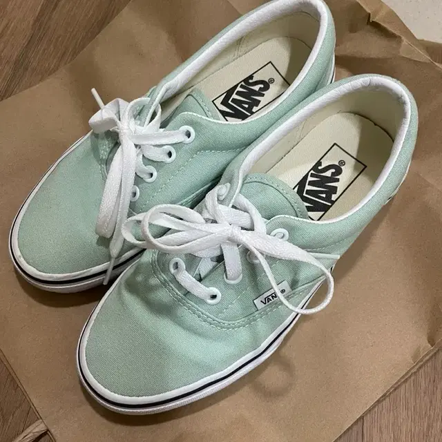 반스(vans) 에라 220