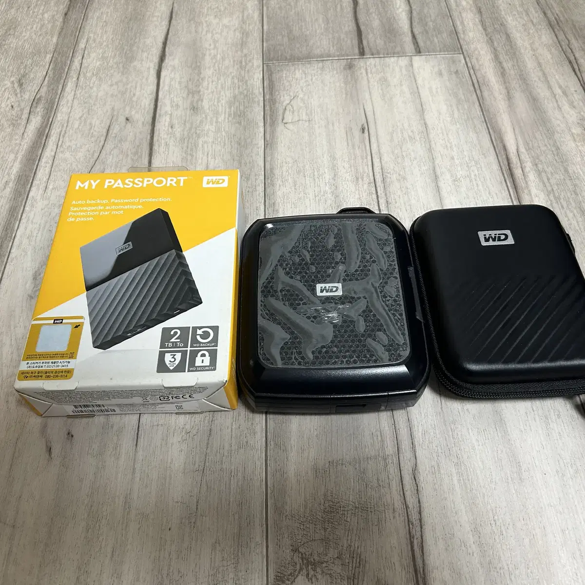 WD Myfassport 2TB 외장하드 + 케이스 + 파우치