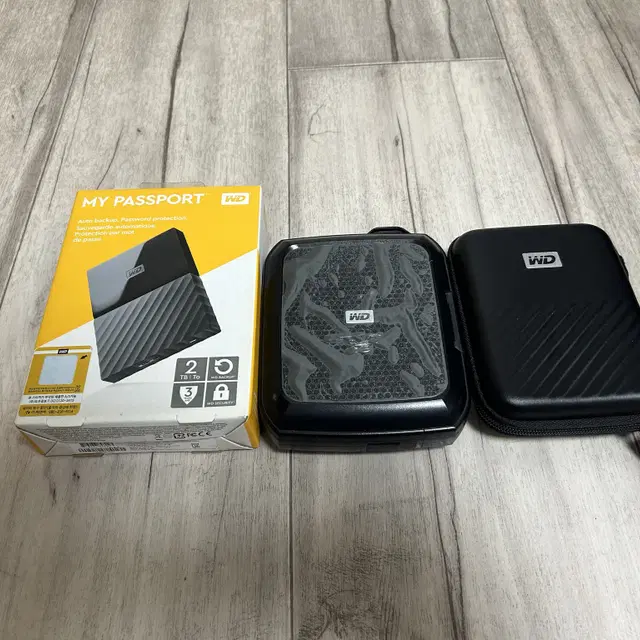 WD Myfassport 2TB 외장하드 + 케이스 + 파우치