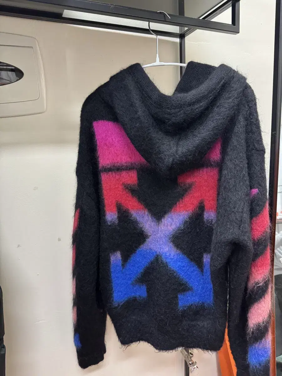 [M] Off-White Mohair Knit Zip-up