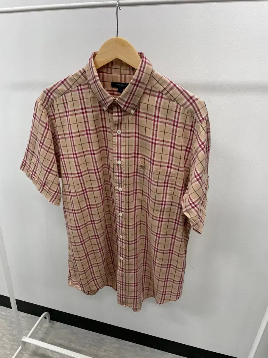 110) Burberry Check Short Sleeve Shirt