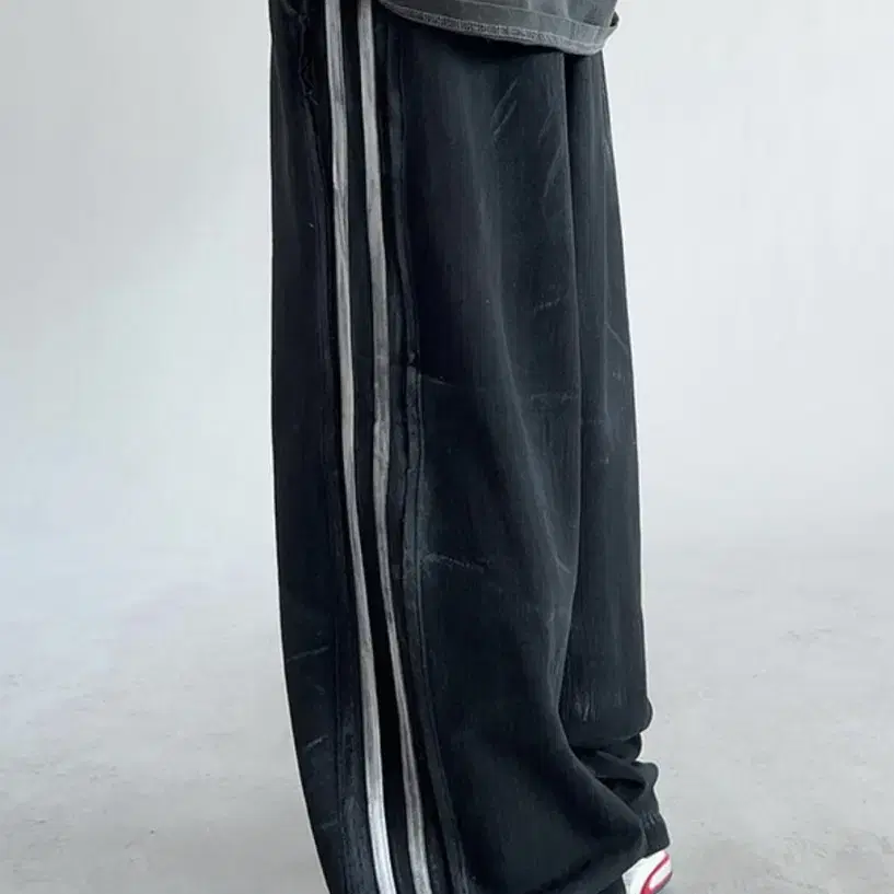 (새상품) Coln 54 dirty track pants