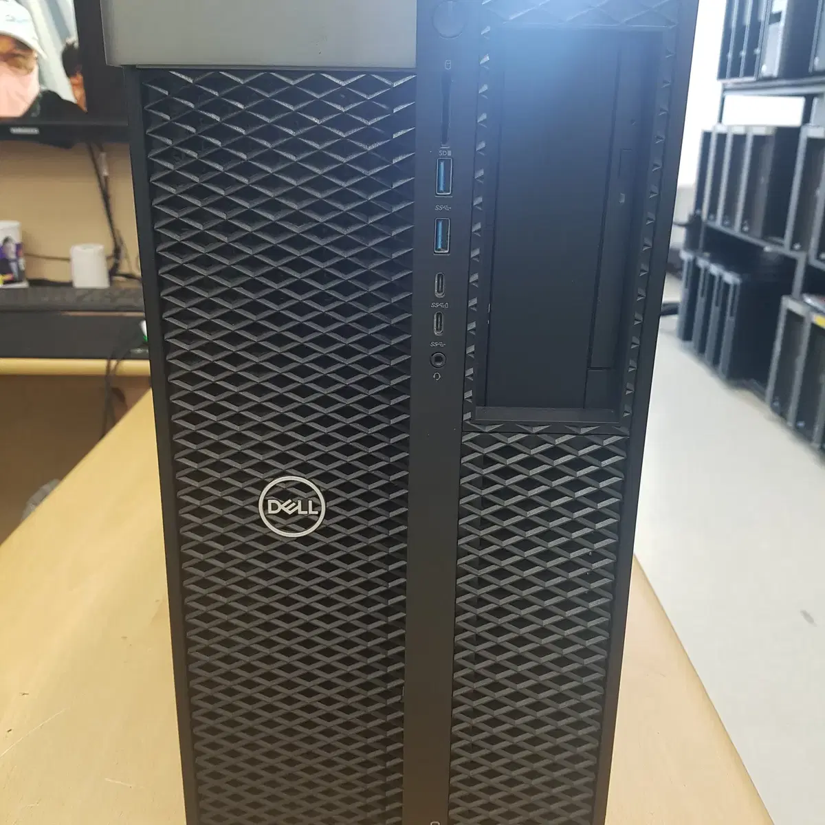 [040] 고클럭 캐드용 듀얼 스케일러블 워크스테이션 DELL T7920