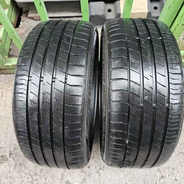 225/45R17  던롭타이어  2본 판매