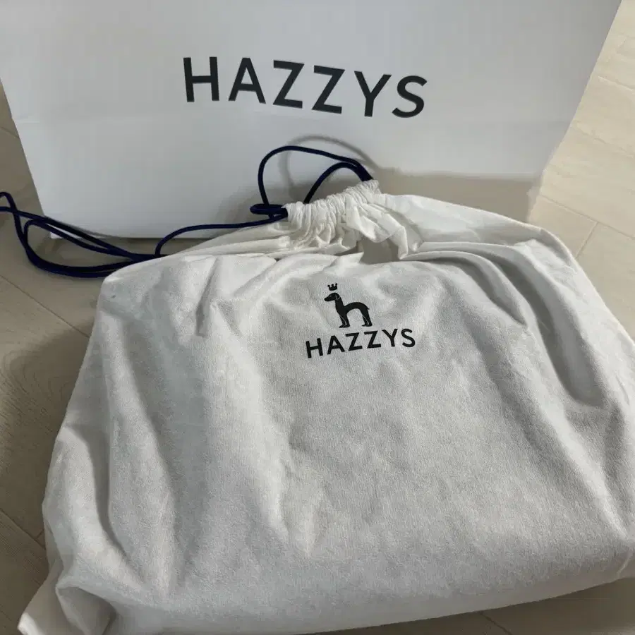 HAZZYS 헤지스 남성 블랙  가죽 크로스 가방 (새제품)