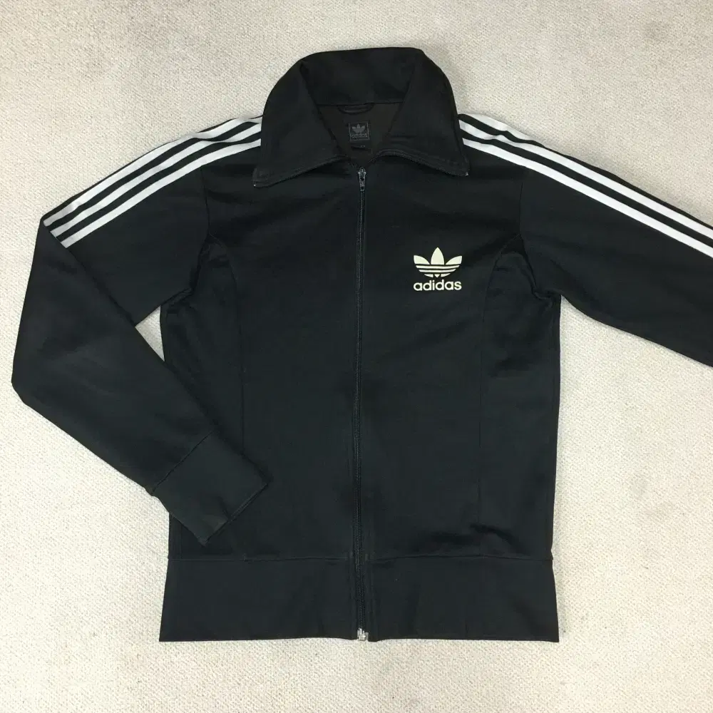 Adidas Europa Tracktop Manwon Shop H13