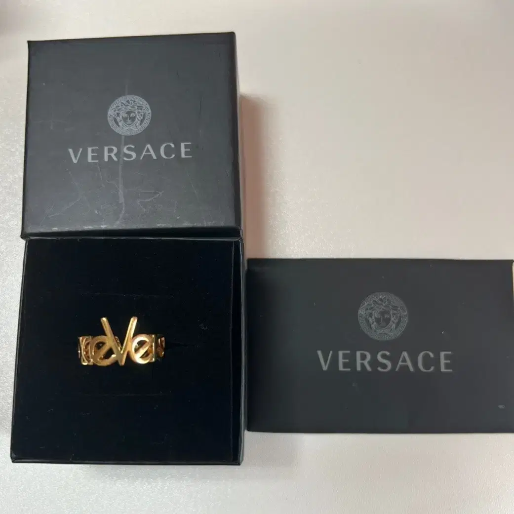 베르사체반지 판매합니다 VERSACE 명품 반지