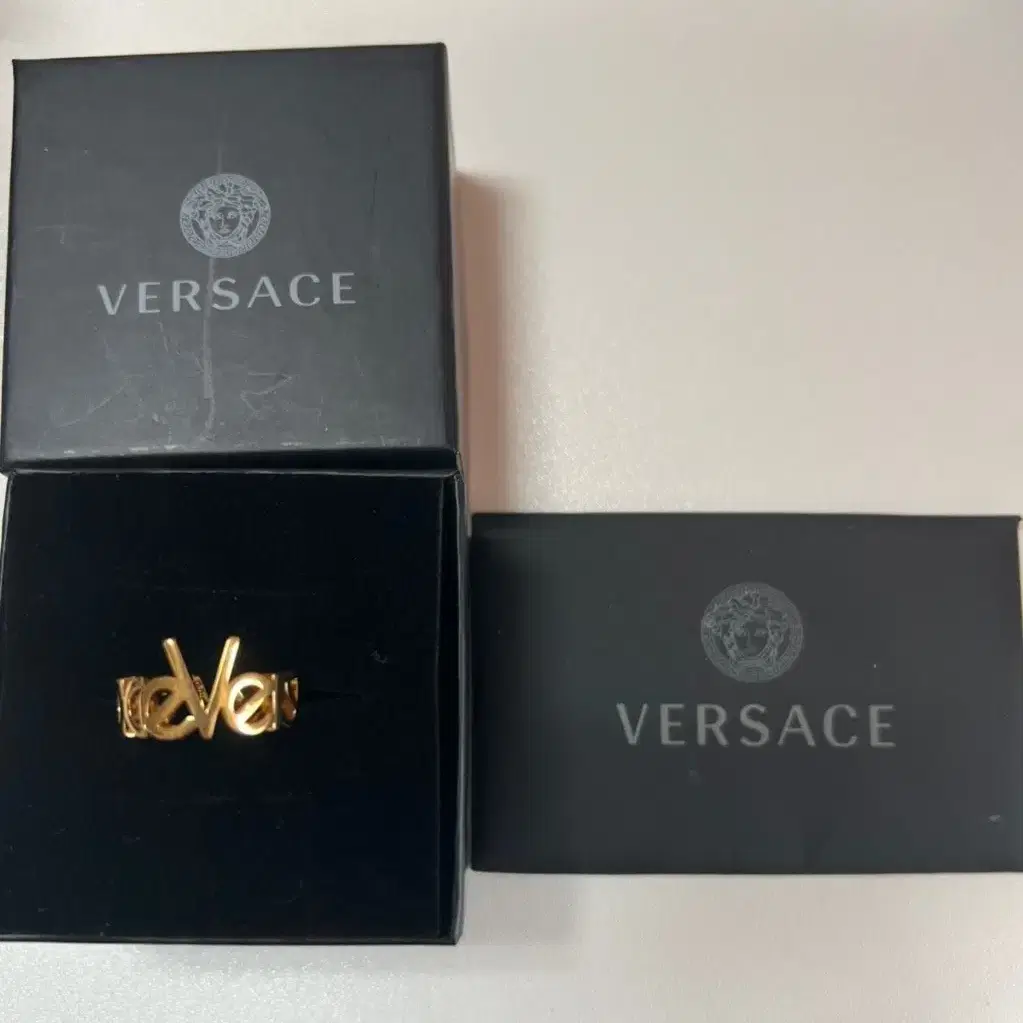 베르사체반지 판매합니다 VERSACE 명품 반지