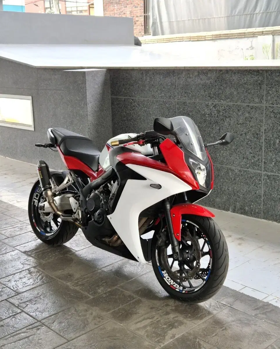 2014 CBR650F 아크라 트윈머플러 판매합니다.