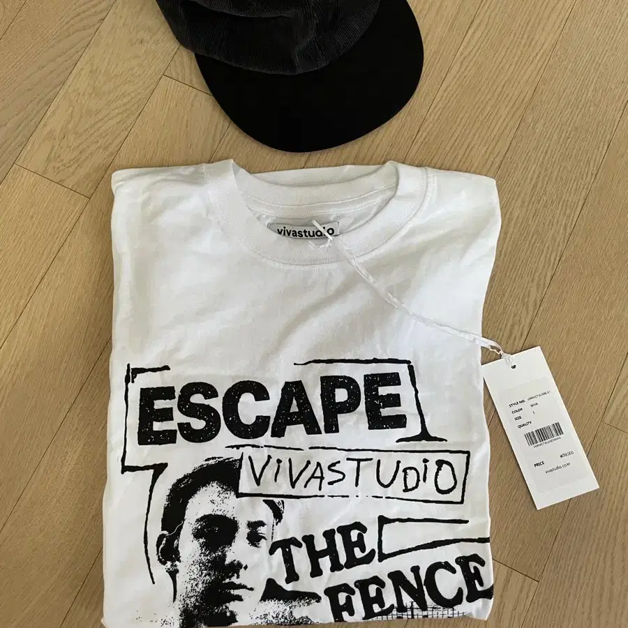 새상품) 비바스튜디오 반팔 티셔츠 S ESCAPE TEE [WHITE]