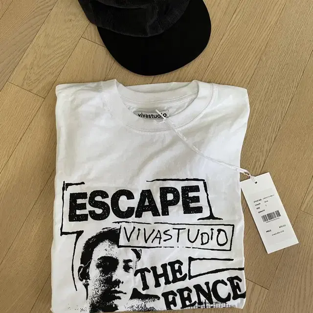 새상품) 비바스튜디오 반팔 티셔츠 S ESCAPE TEE [WHITE]