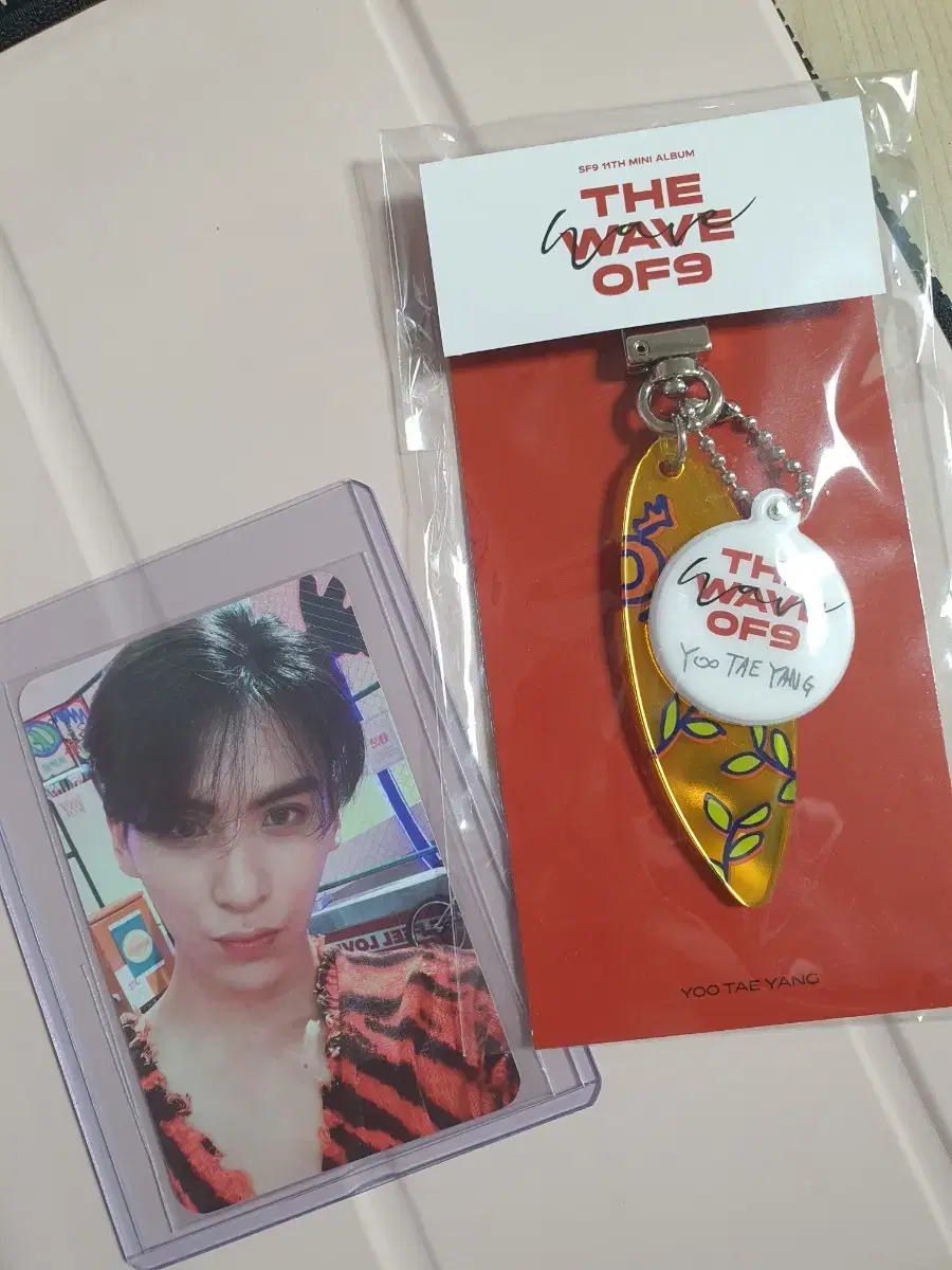 sf9 yoo taeyang acrylic keyring surfboard everline scream popup store officialMD