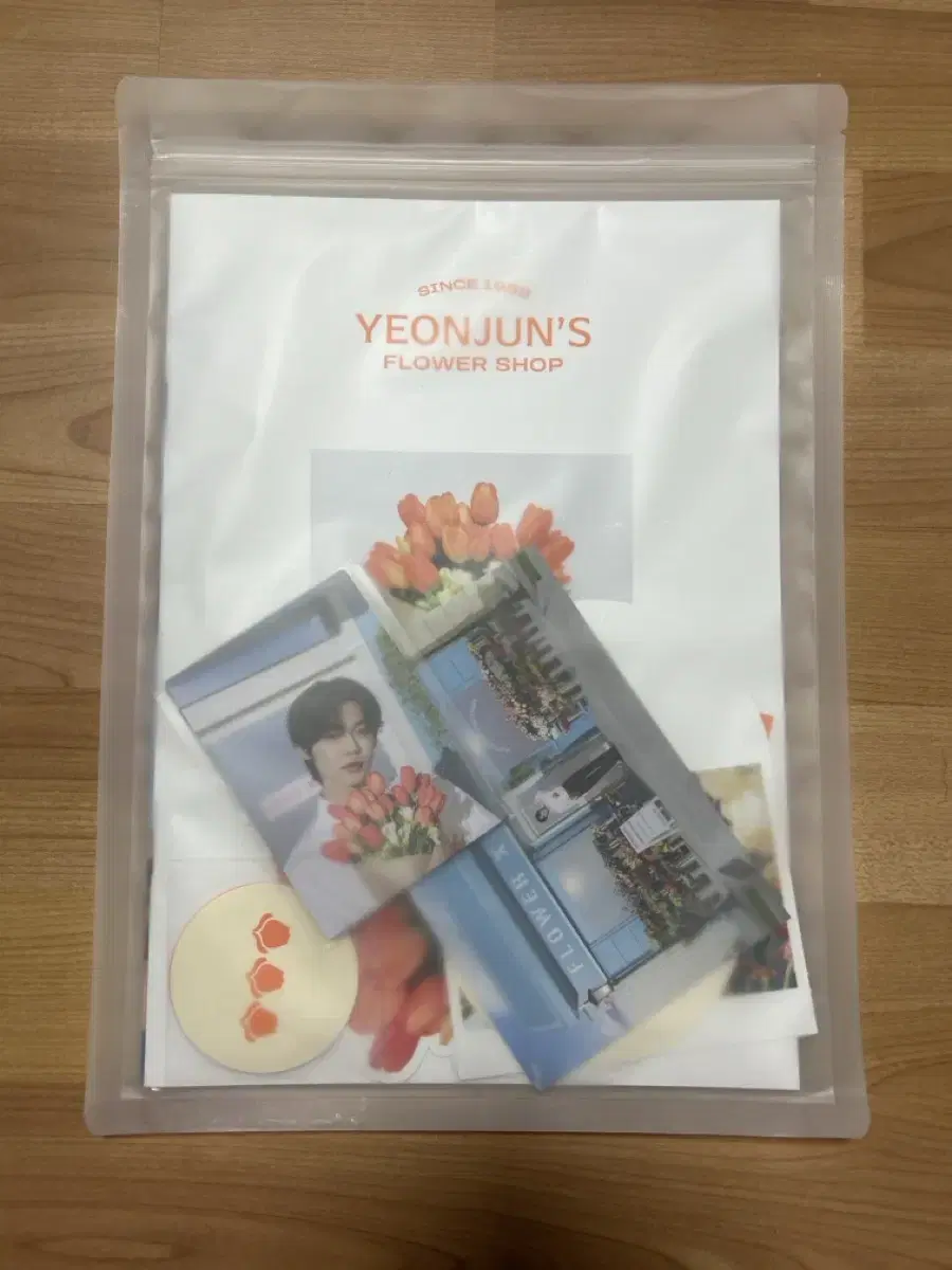 TXT yeonjun Flower Shop Photo Package