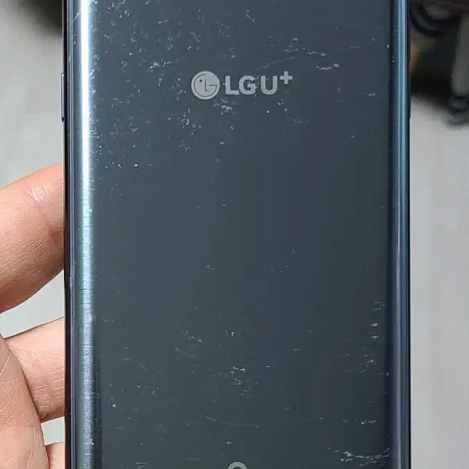 LG Q6(X600) 블랙 32GB 싸게 팝니다.