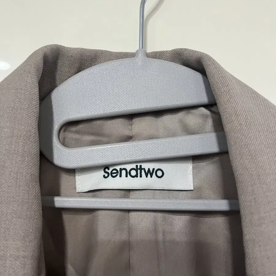 (F)Sendtwo 샌드투 베이지 원버튼 자켓