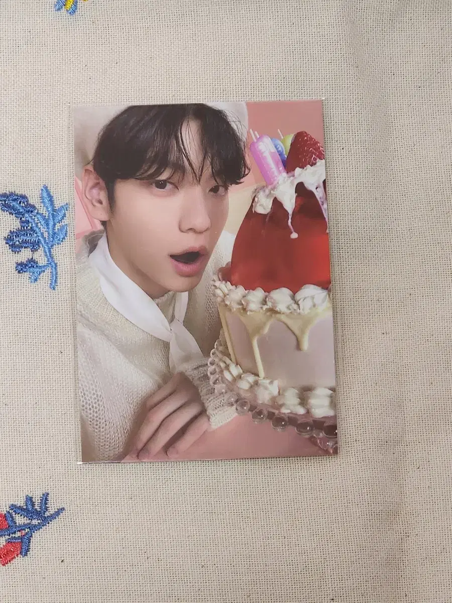 Soobin birthday Pow sealed photocard 2 kinds bulk Bakery Shop