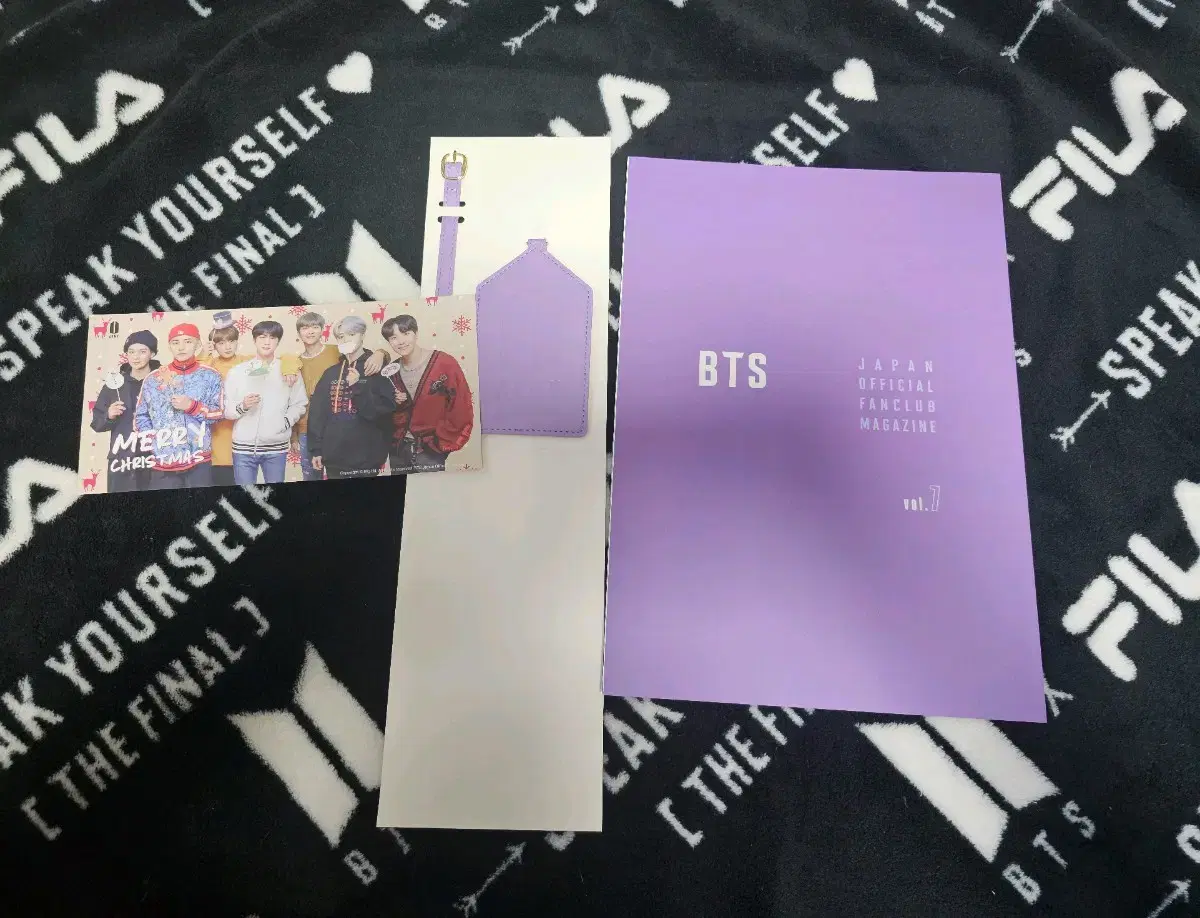 We sell BTS Japan official luggage, magazine circulars, etc. in bulk