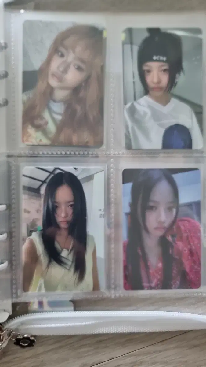 Hanni Supernatural Pop Up Photocard Set