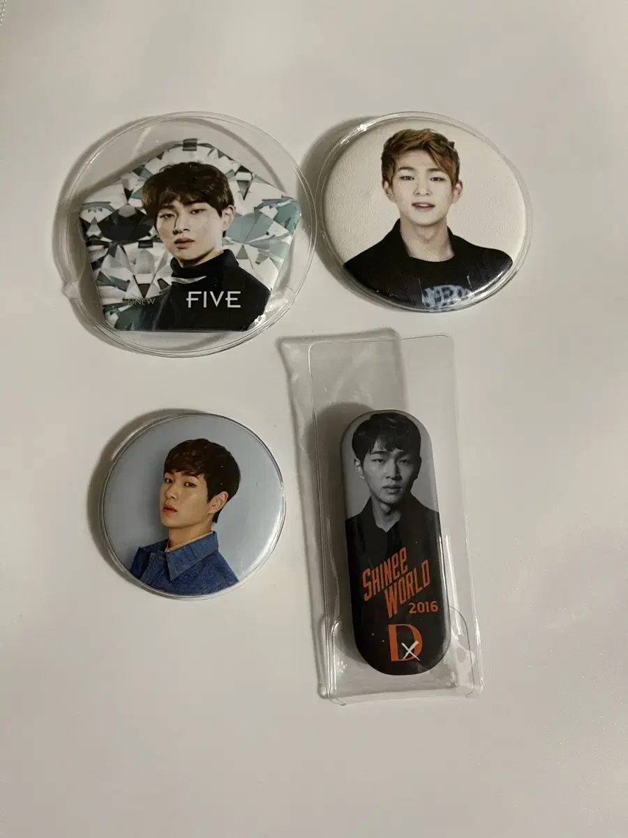 Shinee onew badges in bulk