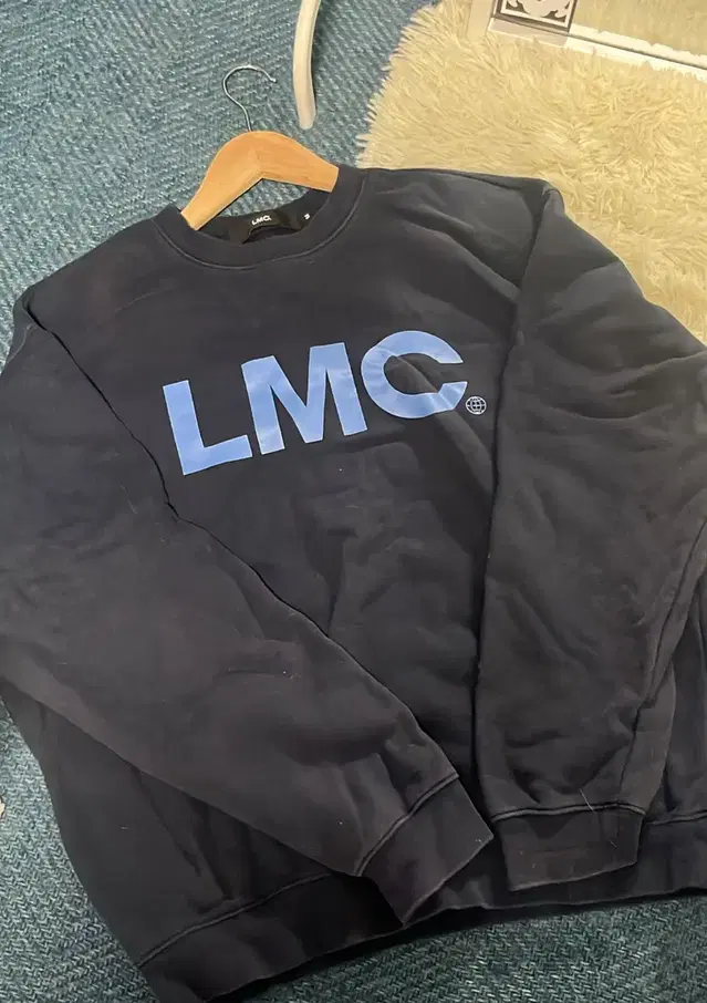 LMC 네이비 맨투맨m