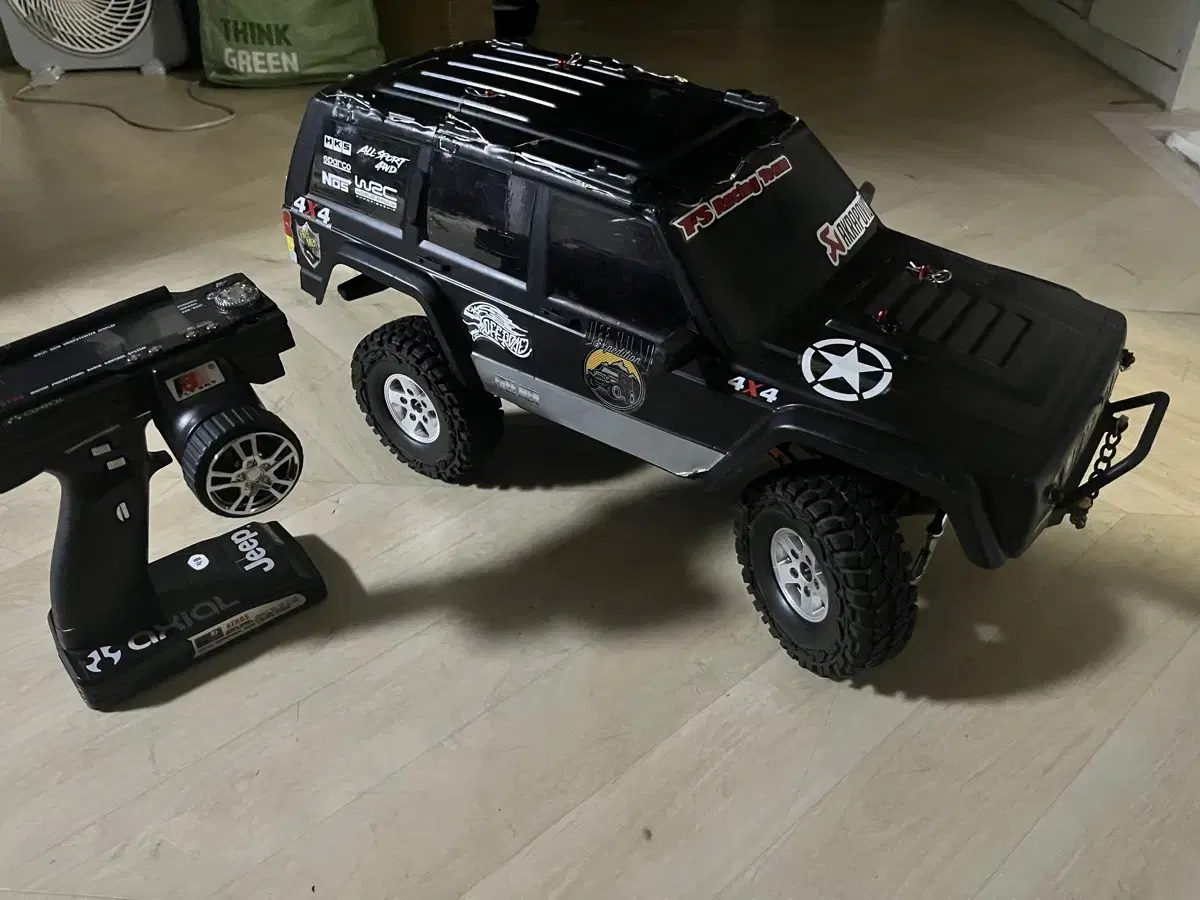 scx 10 트라이얼 1/10 rc카 판매 합니다.