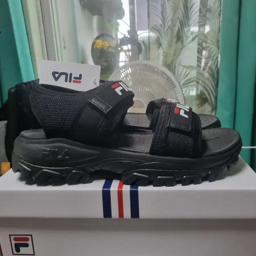 Fila 샌들 270-275 새제품