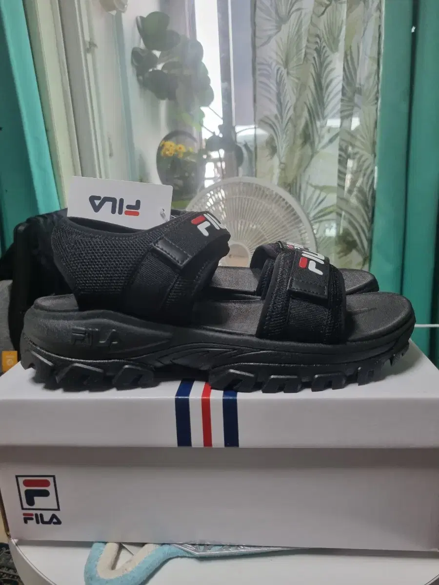 Fila 샌들 270-275 새제품