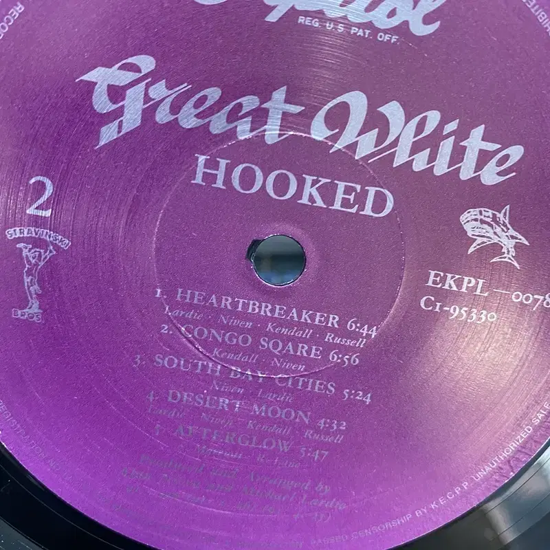 GREAT WHITE HOOKED LP / AA4315