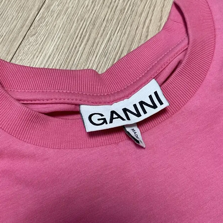 GANNI 티셔츠