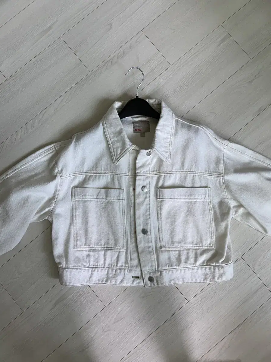 Spao Pocket Trekker Jacket White