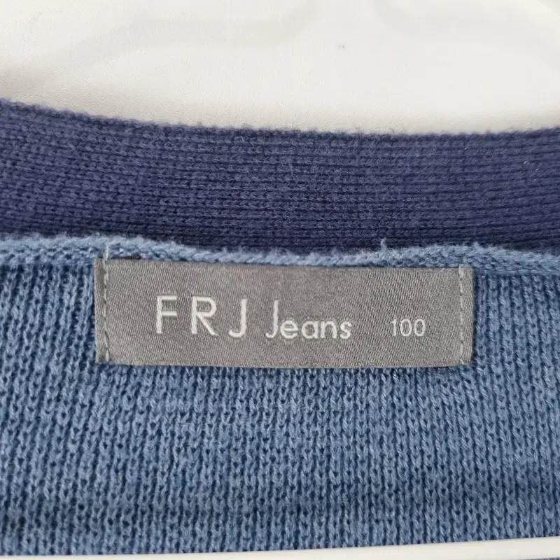 D8507 FRJ JEANS 남100 브이넥 단추 가디건/더크