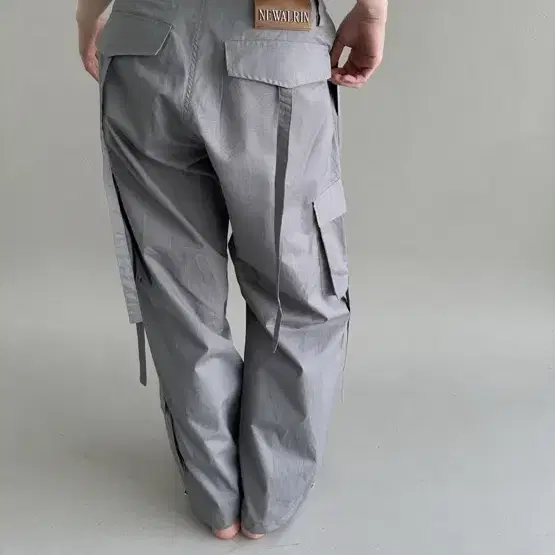 뉴얼린 카고 팬츠 emblem cargo pants