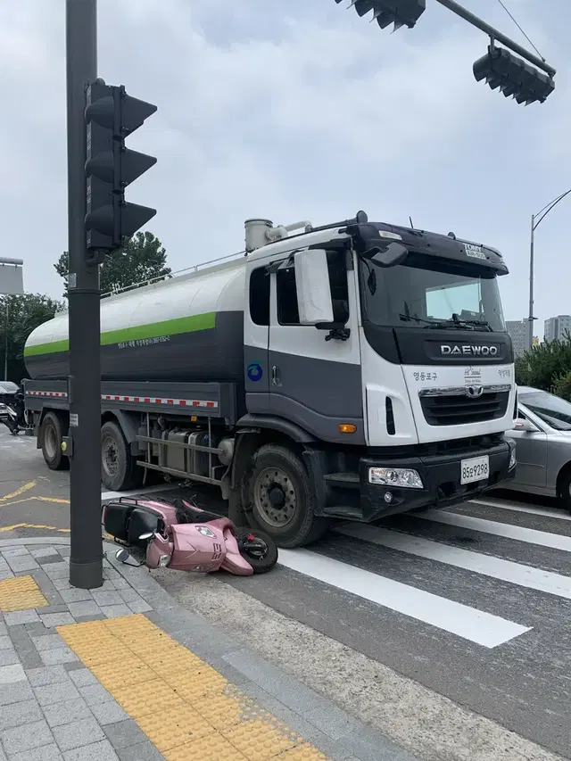 SYM 와이드 에보 125 사고차 부품차 서류차 팝니다