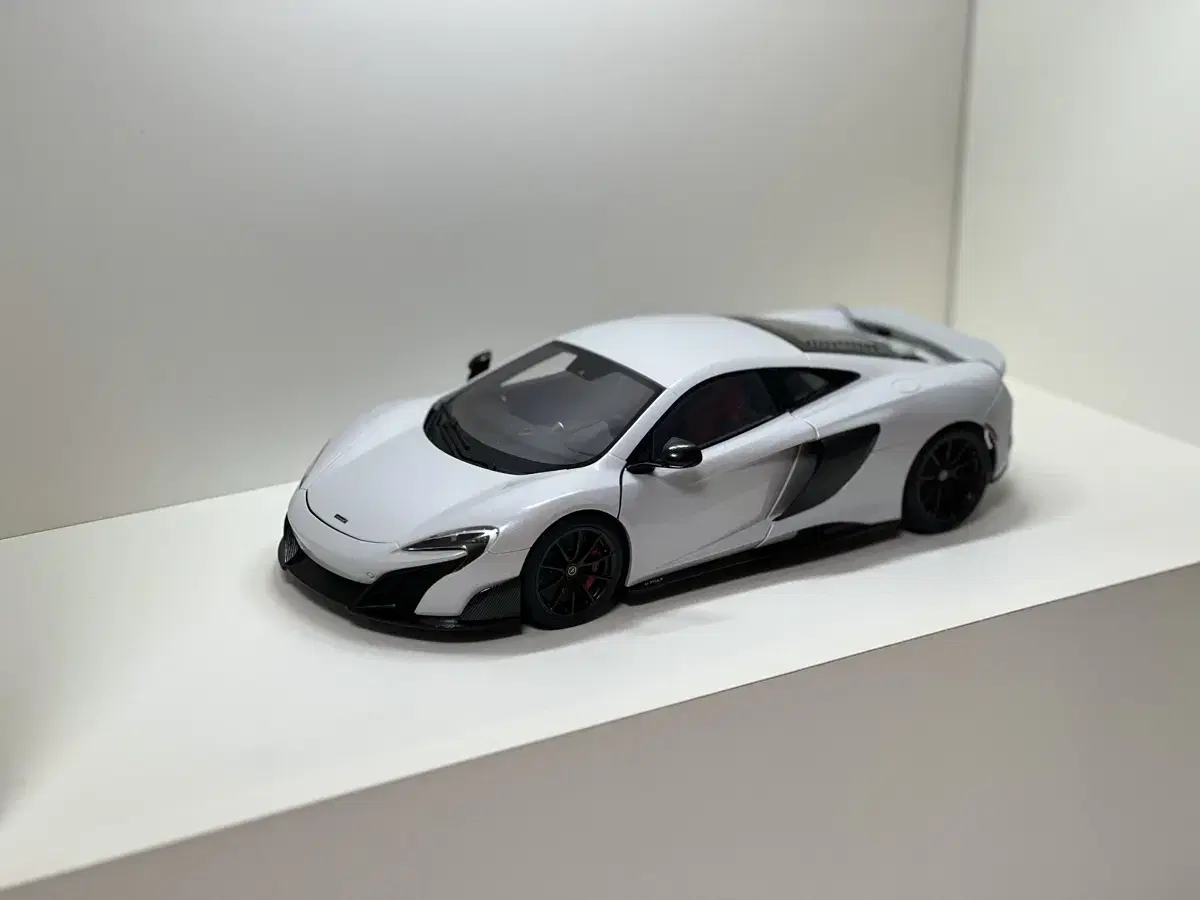 1:18 오토아트 맥라렌 675LT 자동차 다이캐스트