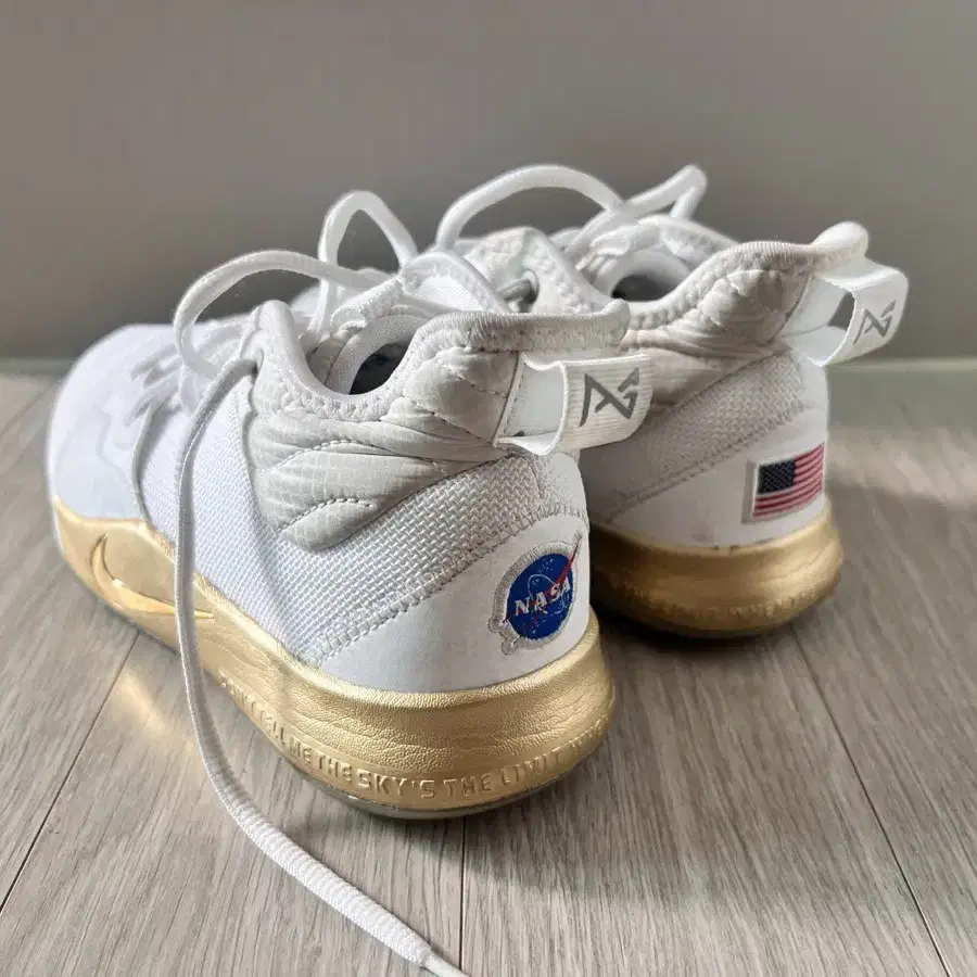 나이키 PG3 NASA 농구화 240 WHITE/GOLD