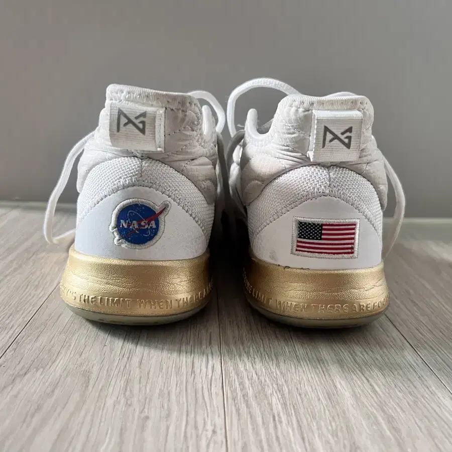 나이키 PG3 NASA 농구화 240 WHITE/GOLD