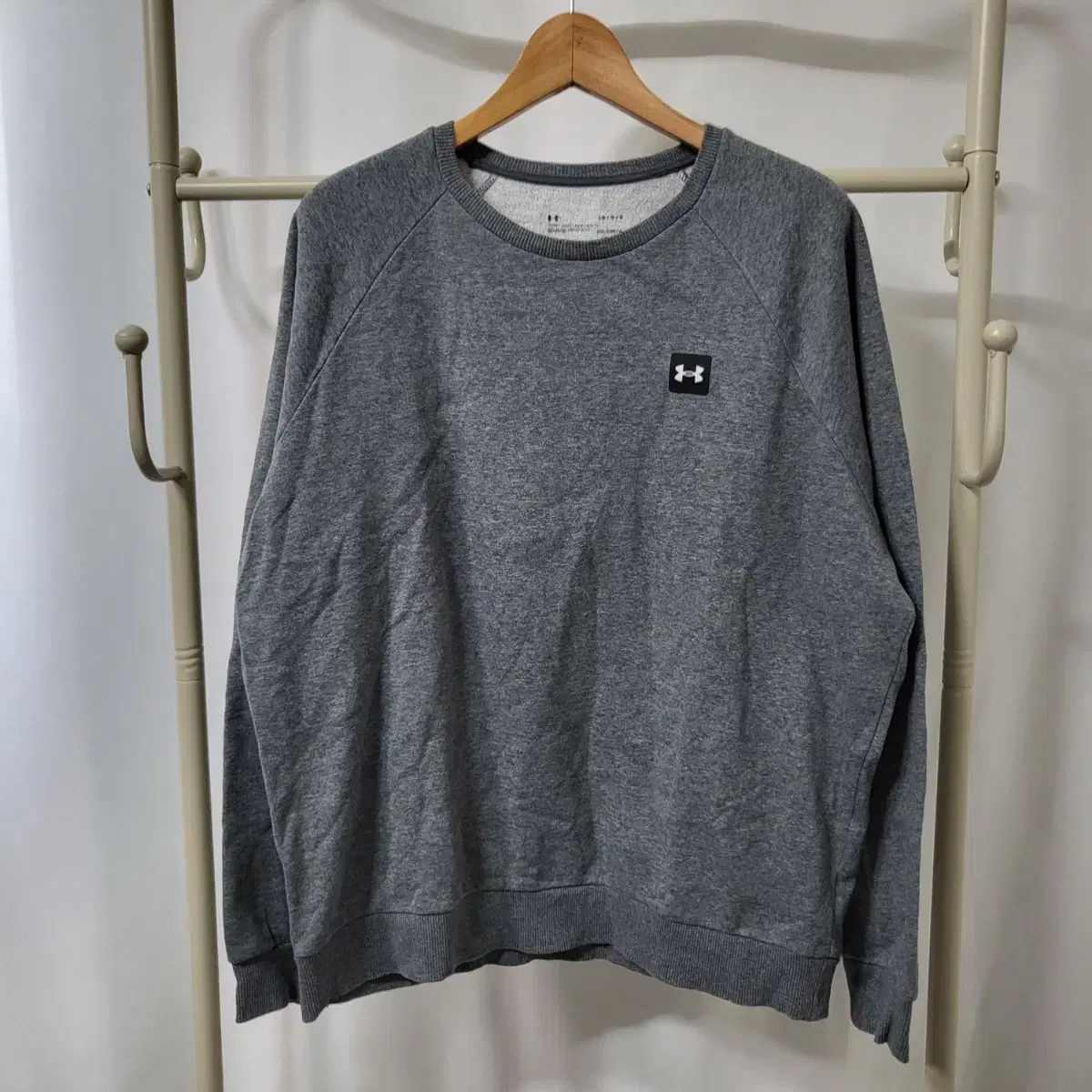 B562 [L] Under Armour Brushed Top-Shirt