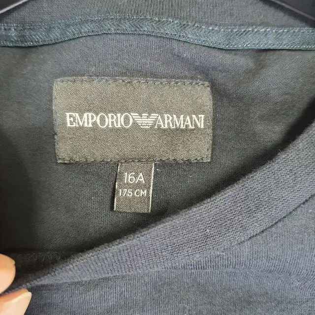 EMPORIO ARMANI 엠포리오 아르마니  동물자수 긴팔티