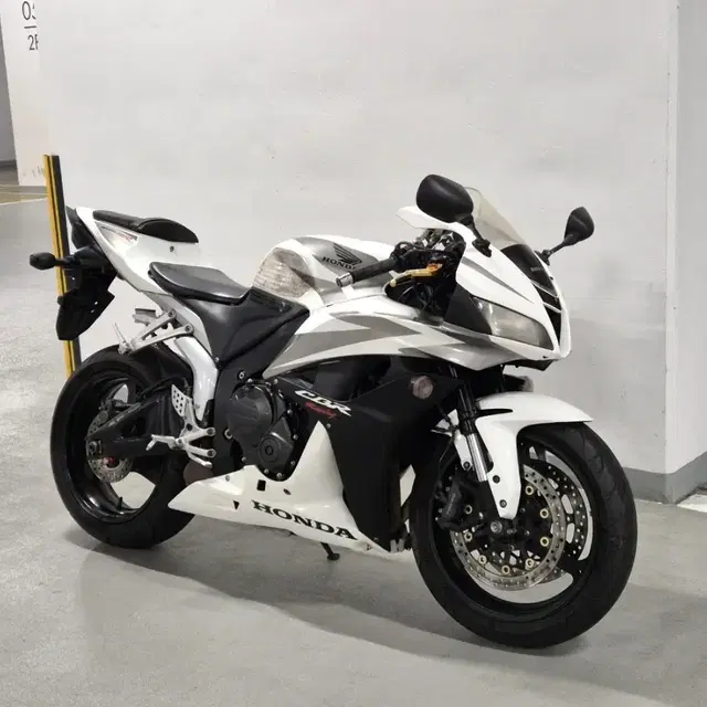 2008년식 CBR600RR 2세대 판매합니다.