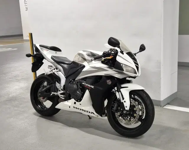 2008년식 CBR600RR 2세대 판매합니다.