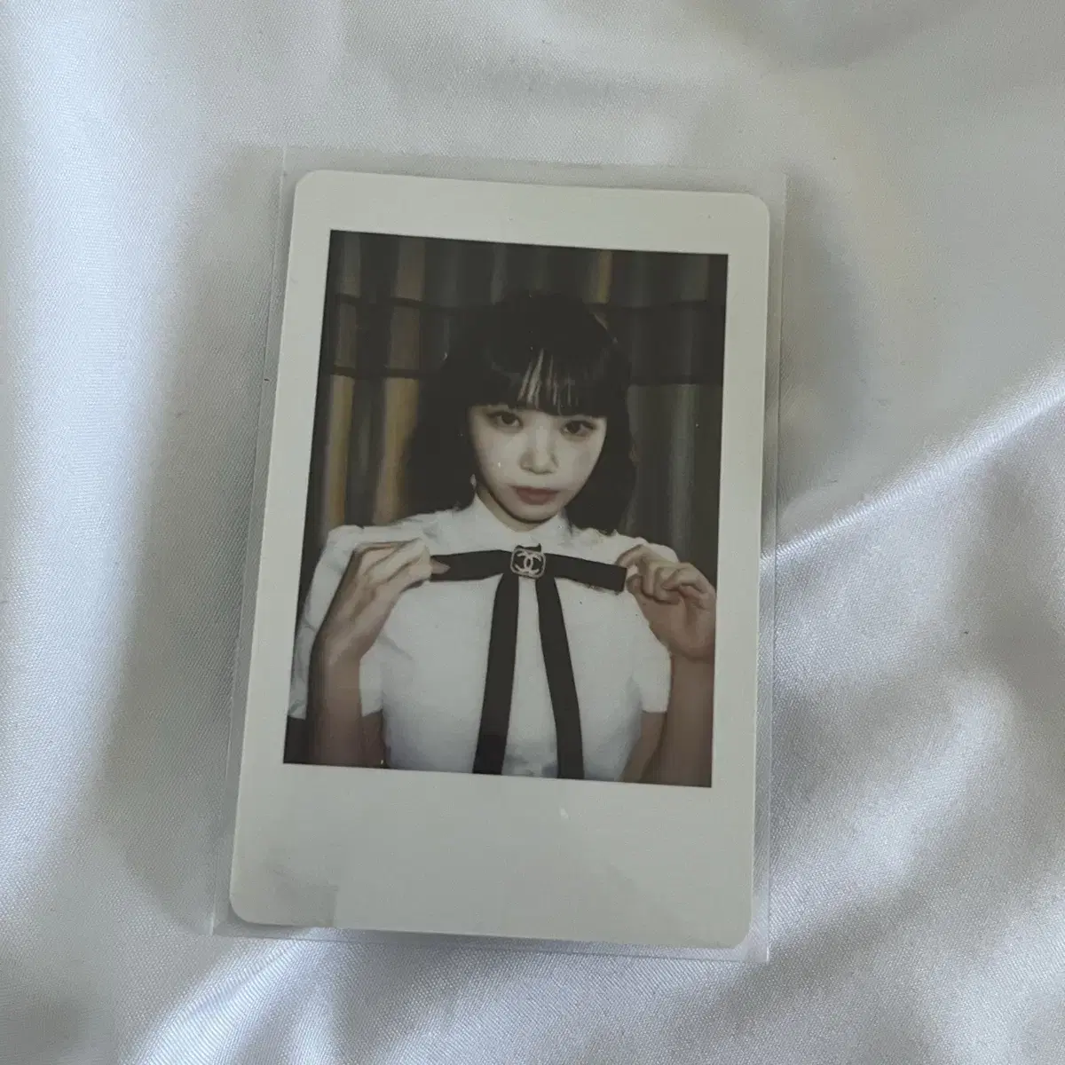 Le Sserafim 2023 season's greetings kim chaewon polaroid (Flood)