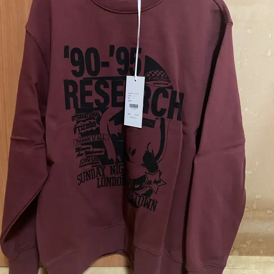 비바스튜디오 맨투맨 research crewneck