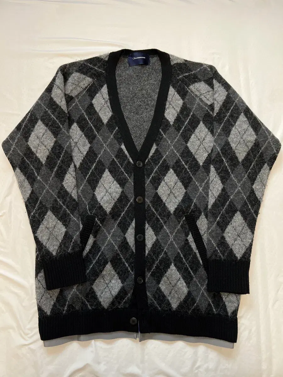 (New with tags) zone Undercover Cardigan (Size 3)