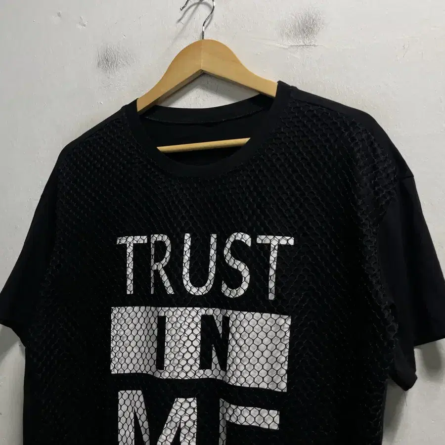 Free TRUST IN ME 스판 프린팅 루즈핏 반팔티