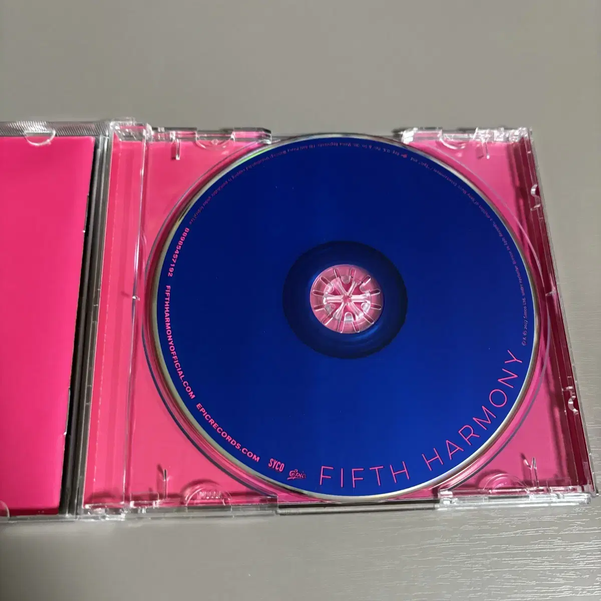 친필사인 Fifth Harmony CD